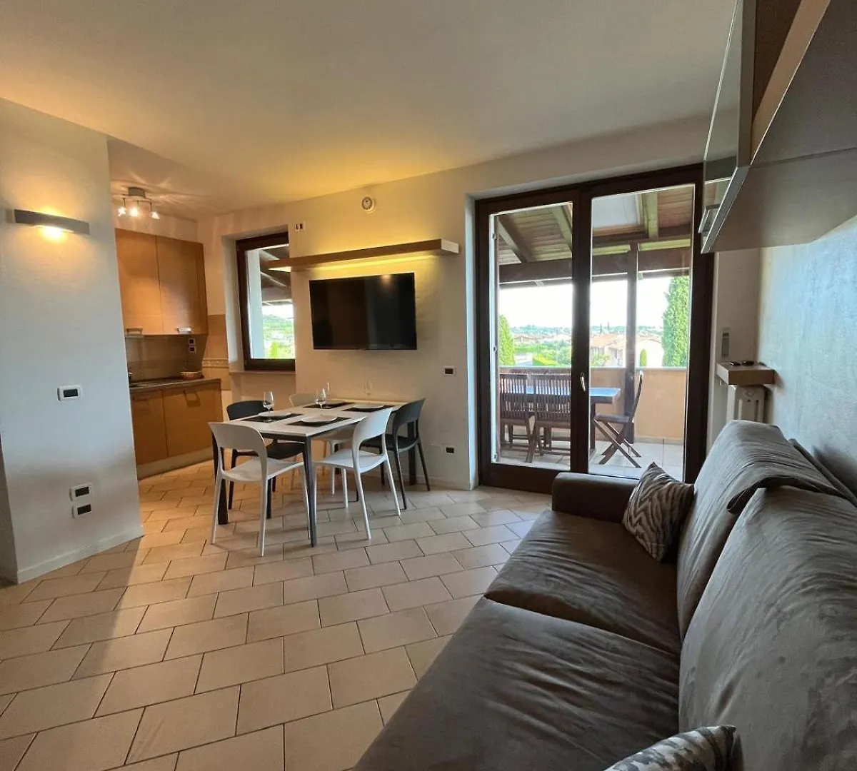 Barum Lake View Apartment In Lazise Italy