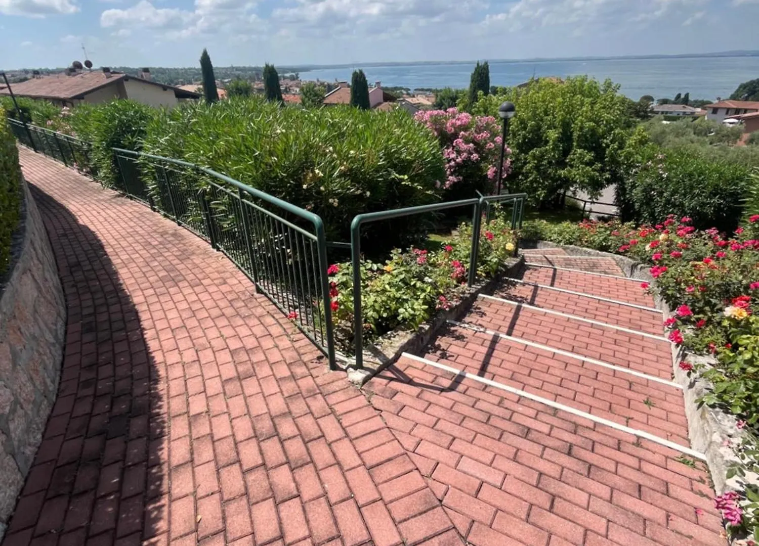 Barum Lake View Apartment In Lazise İtalya